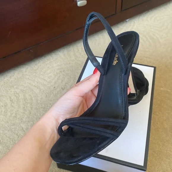 Black larroude suede heels - Picture 4 of 6